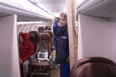 Борт МЧС доставил в Петербург беременную женщину из Самары