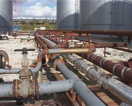 Под Кингисеппом нашли подпольный нефтеперерабатывающий завод