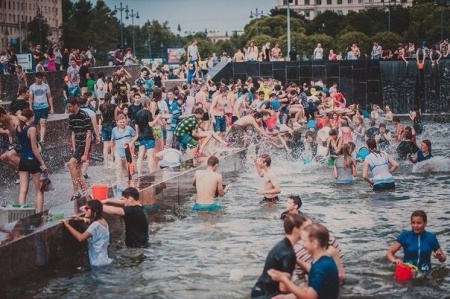 Фонтанный комплекс на Московской площади пришлось отключить из-за «водной битвы»