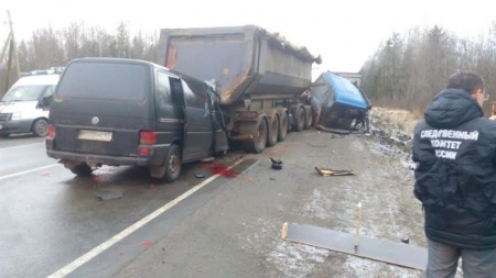 В Тосненском районе в аварии погибли четыре сотрудника УФСИН