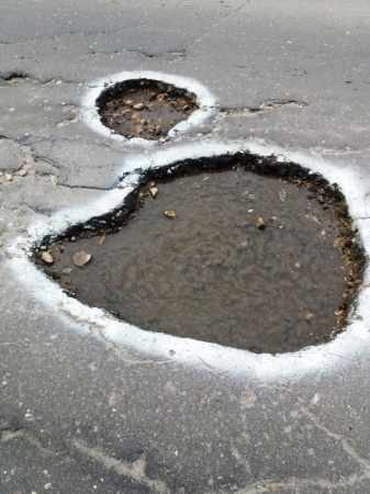 Яма – белым, яма – жёлтым: борьба с ДТП в Ленобласти