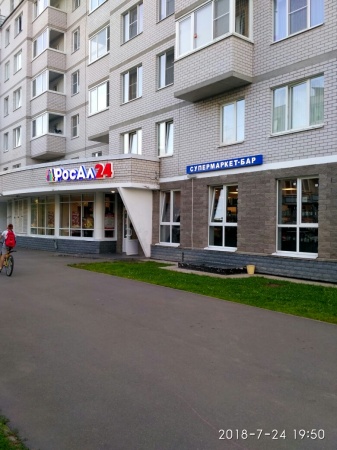 Волховчане днем и ночью видят клиентов алкомаркета