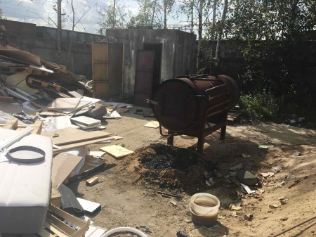 На Малой Балканной улице экологи выявили свалку коммунальных отходов