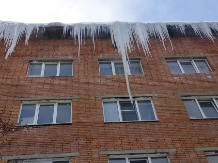 Ленинградцы меряются сосульками